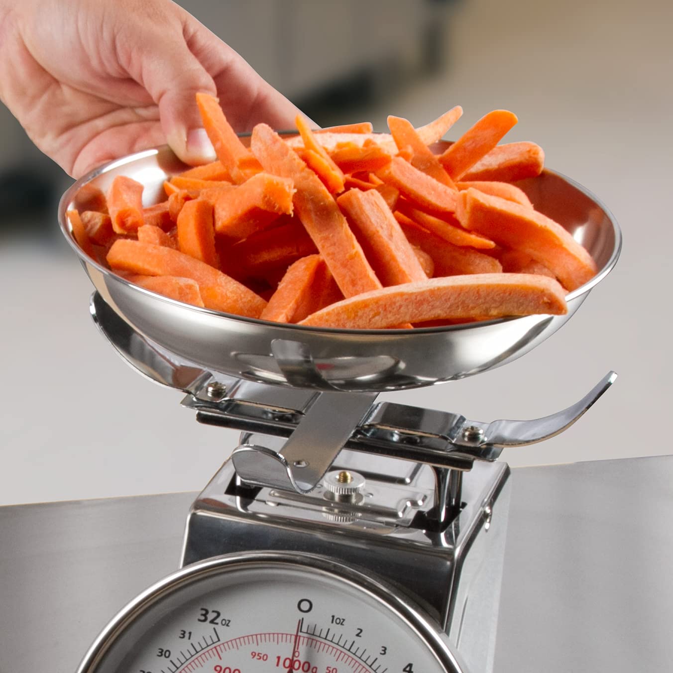 San Jamar Escali Promzr Mechanical Dial Scale with Bowl for Kitchens and Restaurants, Metal, 2 Pounds, Silver