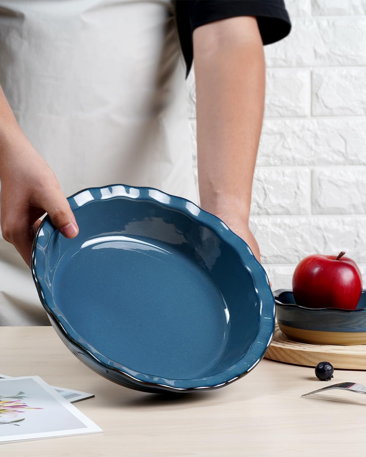 NUTRIUPS 10 Inch Pie Baking Dish, Round Baking Pie Dish for Kitchen, Pie Plate for Baking Oven Safe (Blue)