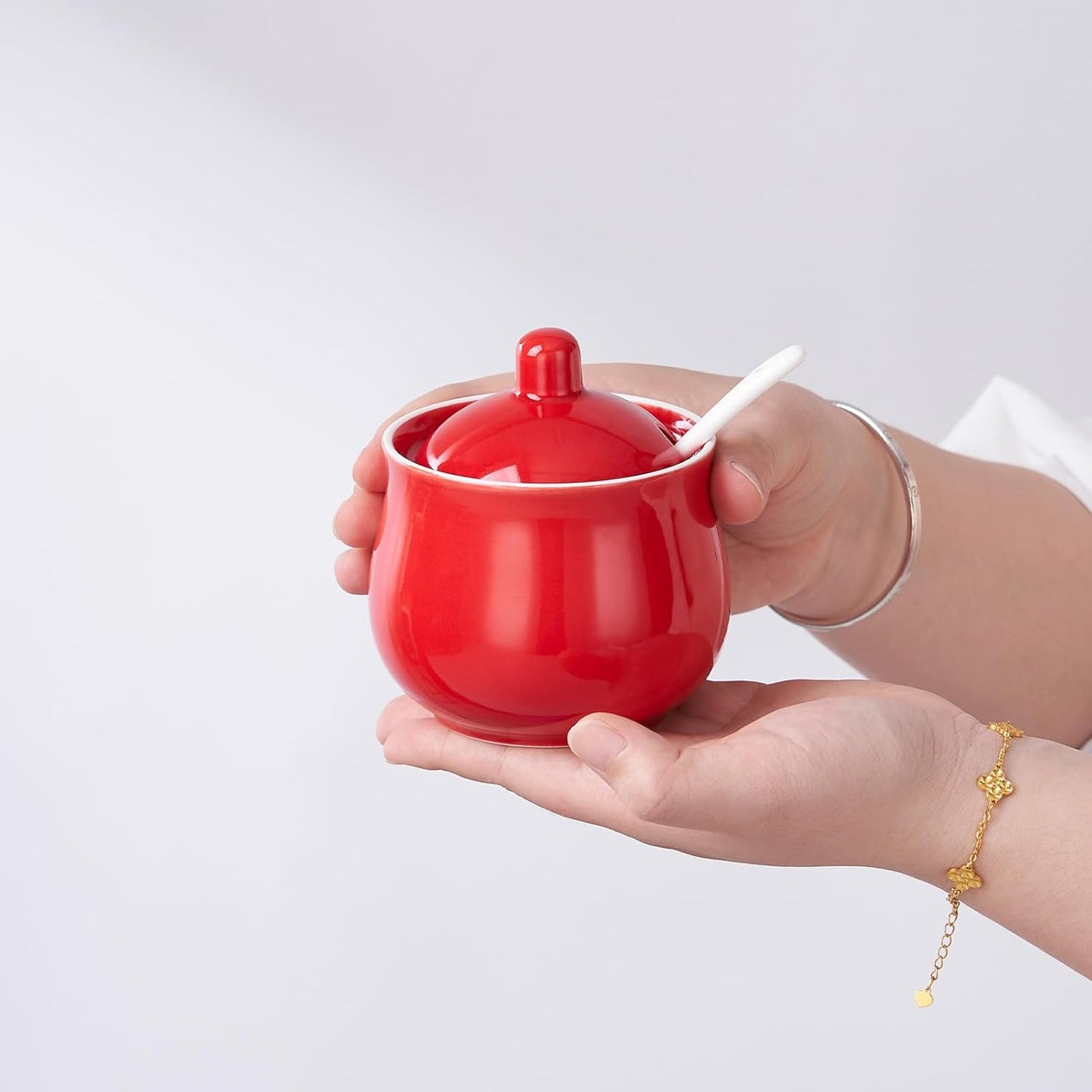 Ceramic Sugar Bowl with Lid and Spoon, Red Porcelain Sugar Salt Pepper Storage Jar, 8 Ounces