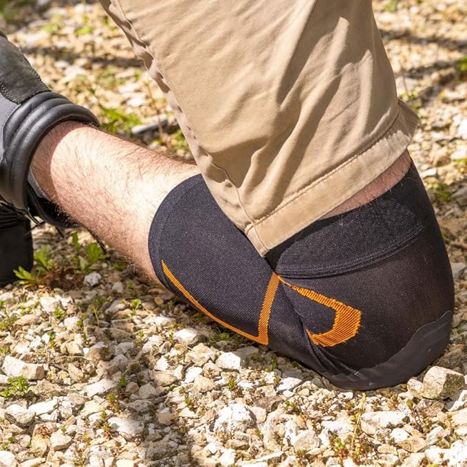 Klein Tools 60623 Knee Pad Compression Sleeve, Knee Support for Construction, Workers and Athletes, Black, M/L