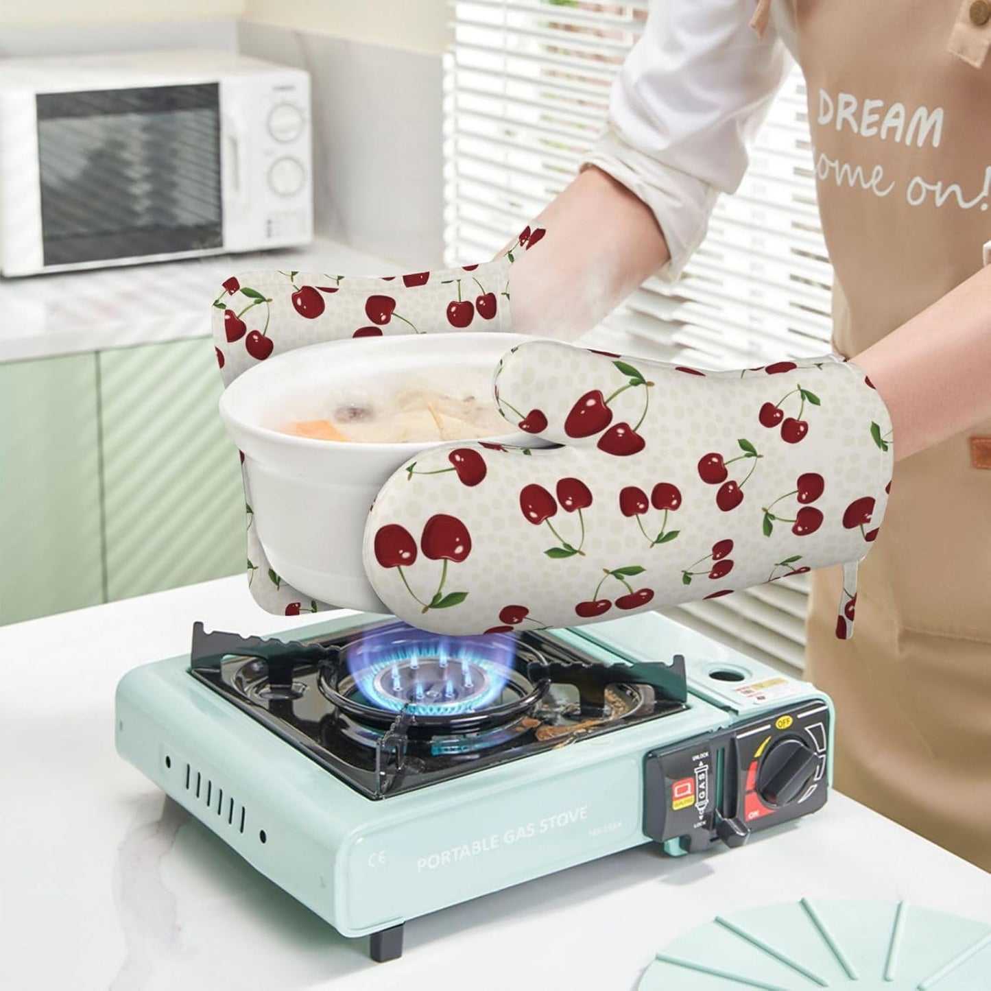 Cherry Berries Oven Mitts and Pot Holders Set of 4 Silicone Watercolor Cherries Kitchen Mitten Gloves and Non-Slip Potholders Set Heat Resistant Oven Gloves Hot Holders for Kitchen