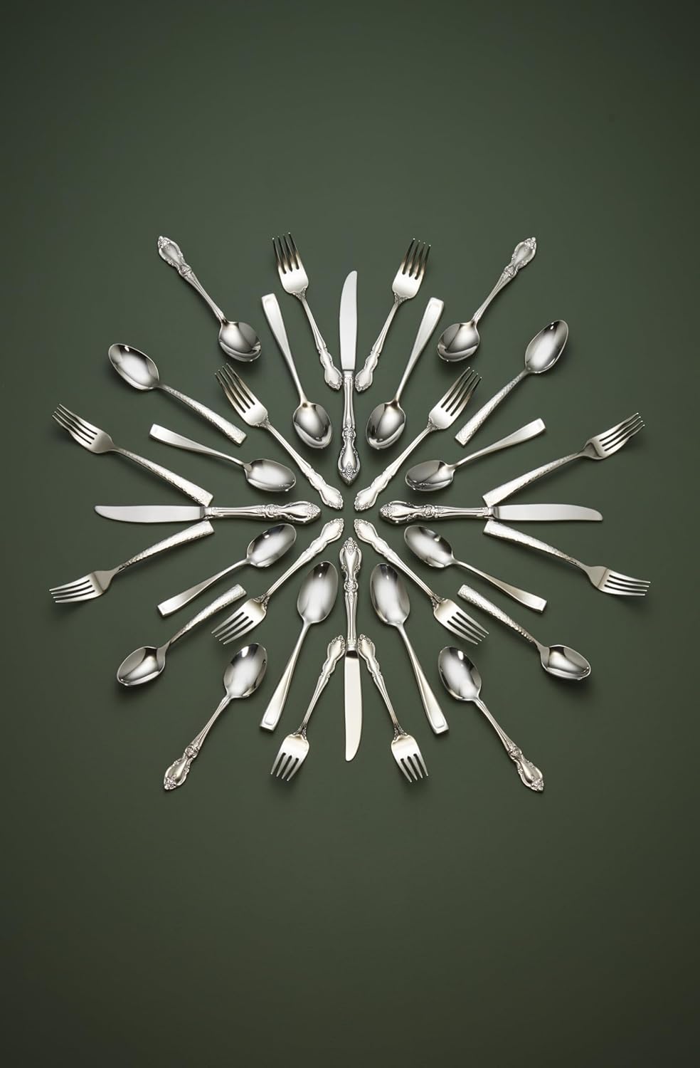 Oneida Dover Fine Flatware Salad Forks, Set of 4 , 18/10 Stainless Steel, Silverware Set, Dishwasher Safe