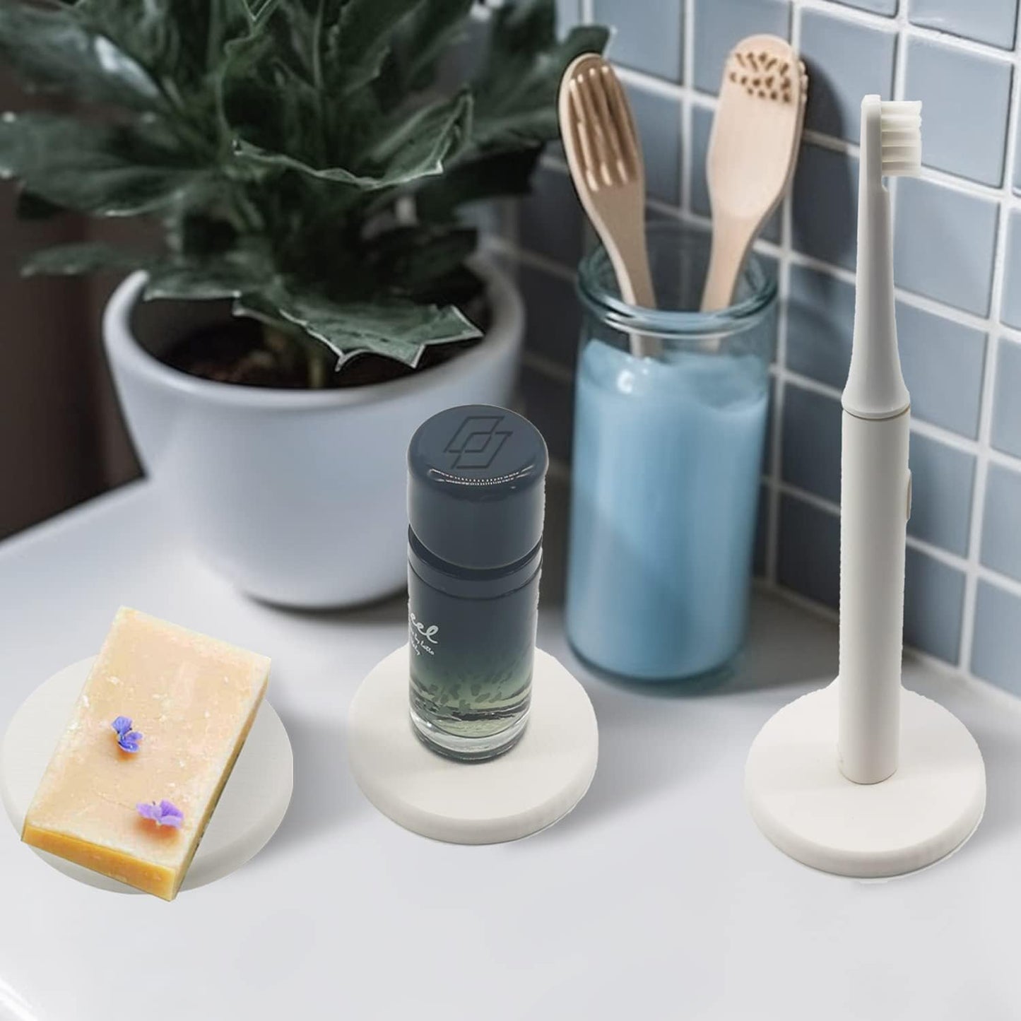 Mucco Water Absorbing Stone Tray for Sink, Water Absorbent Diatomite Coasters, Premium Diatomaceous Earth Soap Holder Dish，Fast Drying Stone Sink Tray for Hand soap & Cups & Drinks Bottles (5 White)