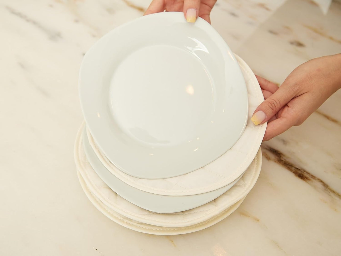 Covermates Keepsakes - Quilted Divider Set - Set of 4 - Scratch & Breakage Protection - Stain Resistant - Machine Washable - China Storage, Cream