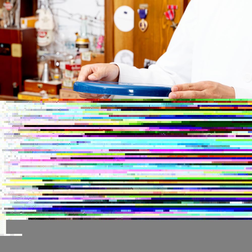 Restaurantware Cater Tek 20.1 x 7.1 x 20.1 Inch Hot And Cold Bags 10 Triple Layer Insulated Bags - Snap Lock Handles Waterproof Green & Silver Plastic Thermal Lunch Bags For Frozen & Hot Items