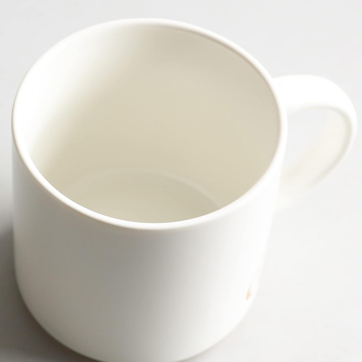 COLLECTIVE HOME - Monogram Ceramic Mugs, 15 oz Golden Initial Coffee Cups, Elegant Alphabet Tea Mugs, Elegant Personalized Mug with Gift Box, Luxurious Cups for Office and Home (v)