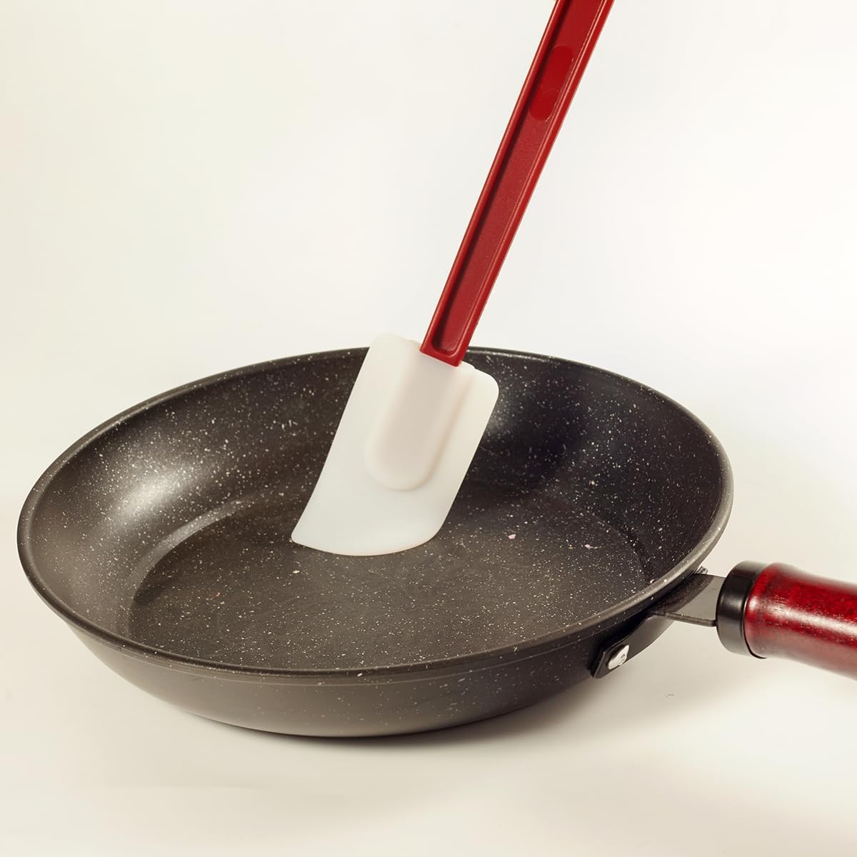 Commercial Rubber Spatula Set of 2, High Heat Resistant Silicone Scrapers 16 Inches, Commercial Spatula for Cooking, Rubber Spatula Set Resistant to 500℉ (2 Scrapers 16"/L)