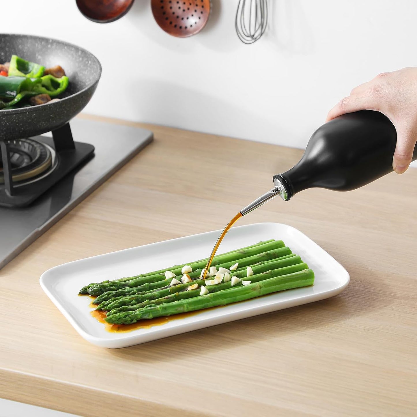 vancasso 20 Oz Ceramic Olive Oil Dispenser Bottle, Bottle Dispenser with Spout and Funnel for Kitchen,Suitable for Oil, Vinegar, Coffee Syrups & Other Liquids，BK