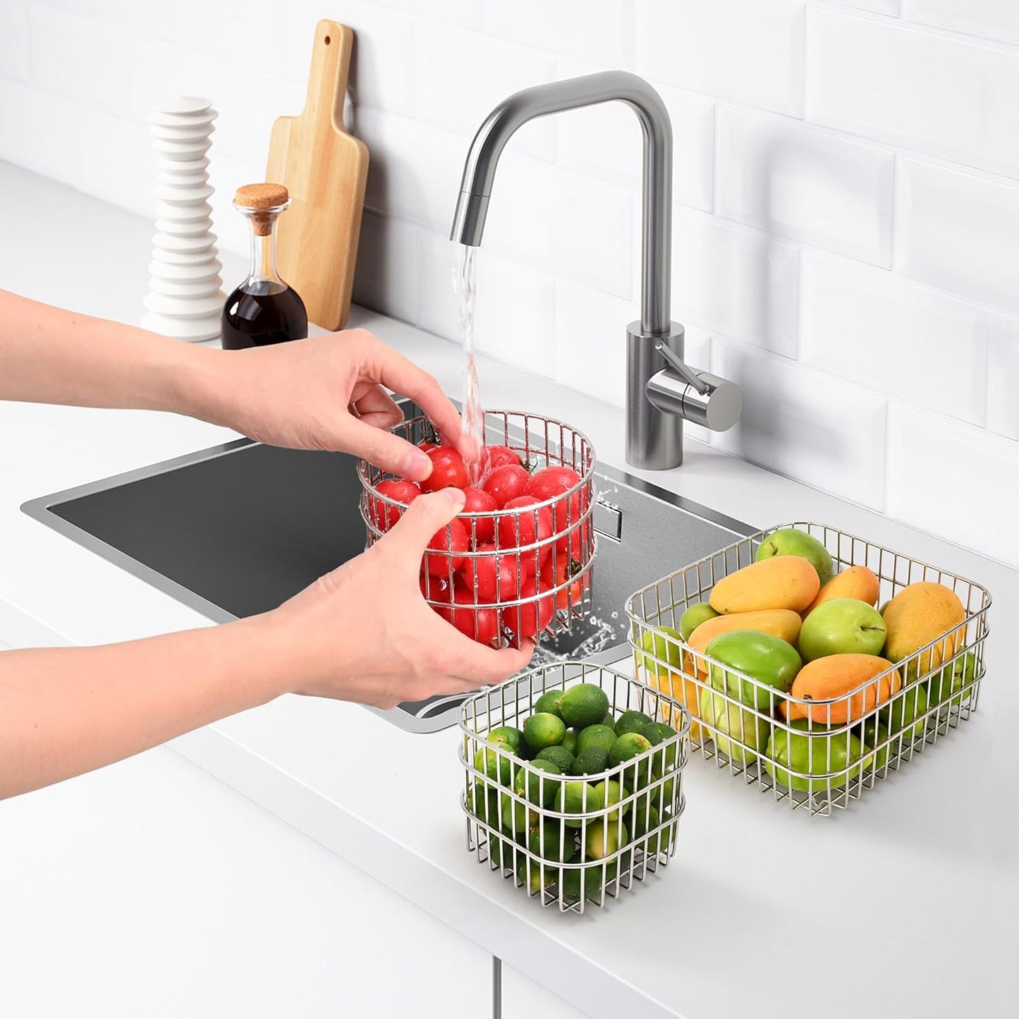 304Stainless Steel Wire Mesh Fruit Basket Colander, 3.5L Countertop Storage Organizer for Fruits, Vegetables, Snacks.7.48x 7.48x 3.94 in (19cm,Rounded Square)