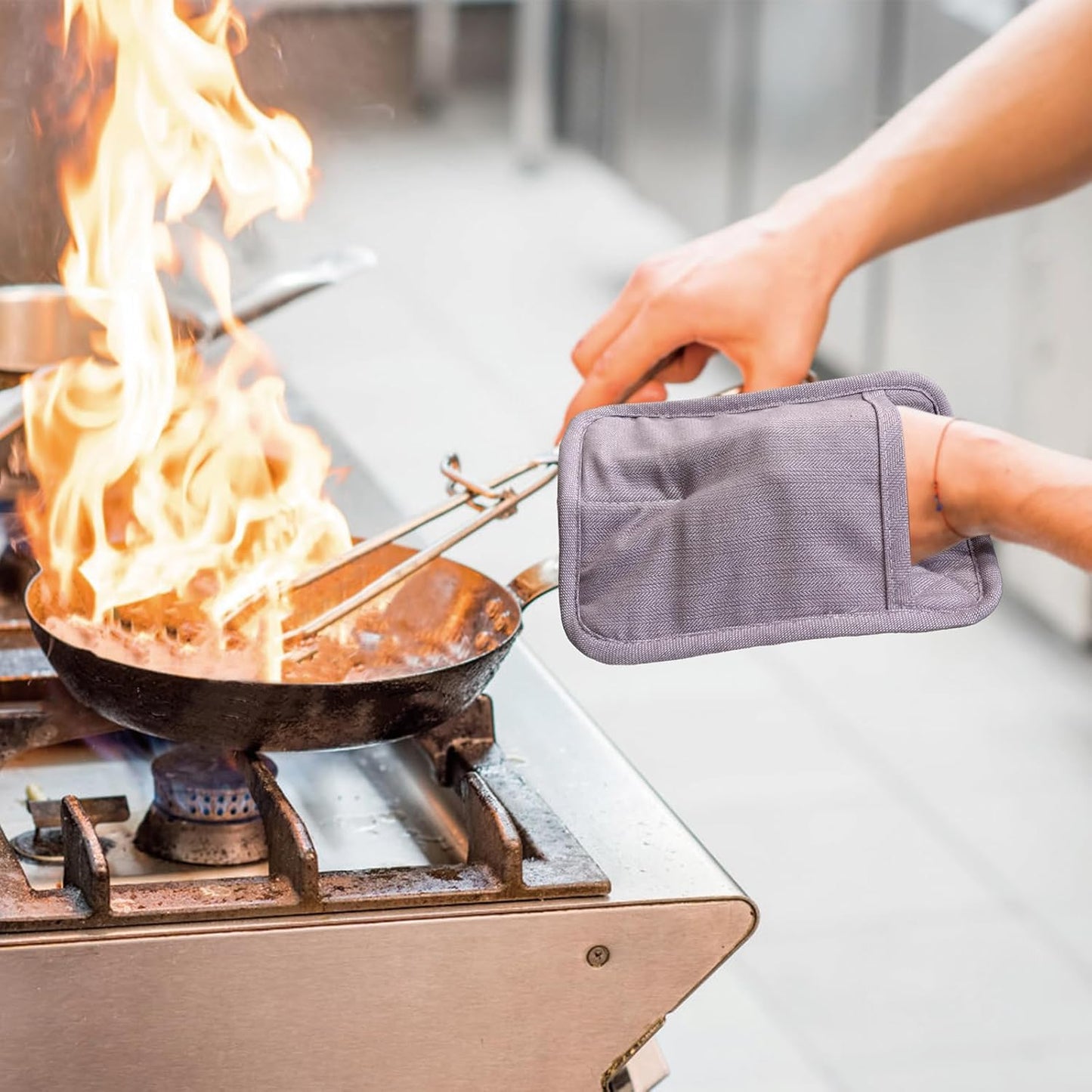 Pot Holders Yarn-Dyed Set of 3 Non Slip Silicone Kitchen Lines Heat Resistant 500℉ Kitchen Gloves BBQ Cooking Baking Cooking Barbecue Microwave Machine Washable (Purple Pot Holders)