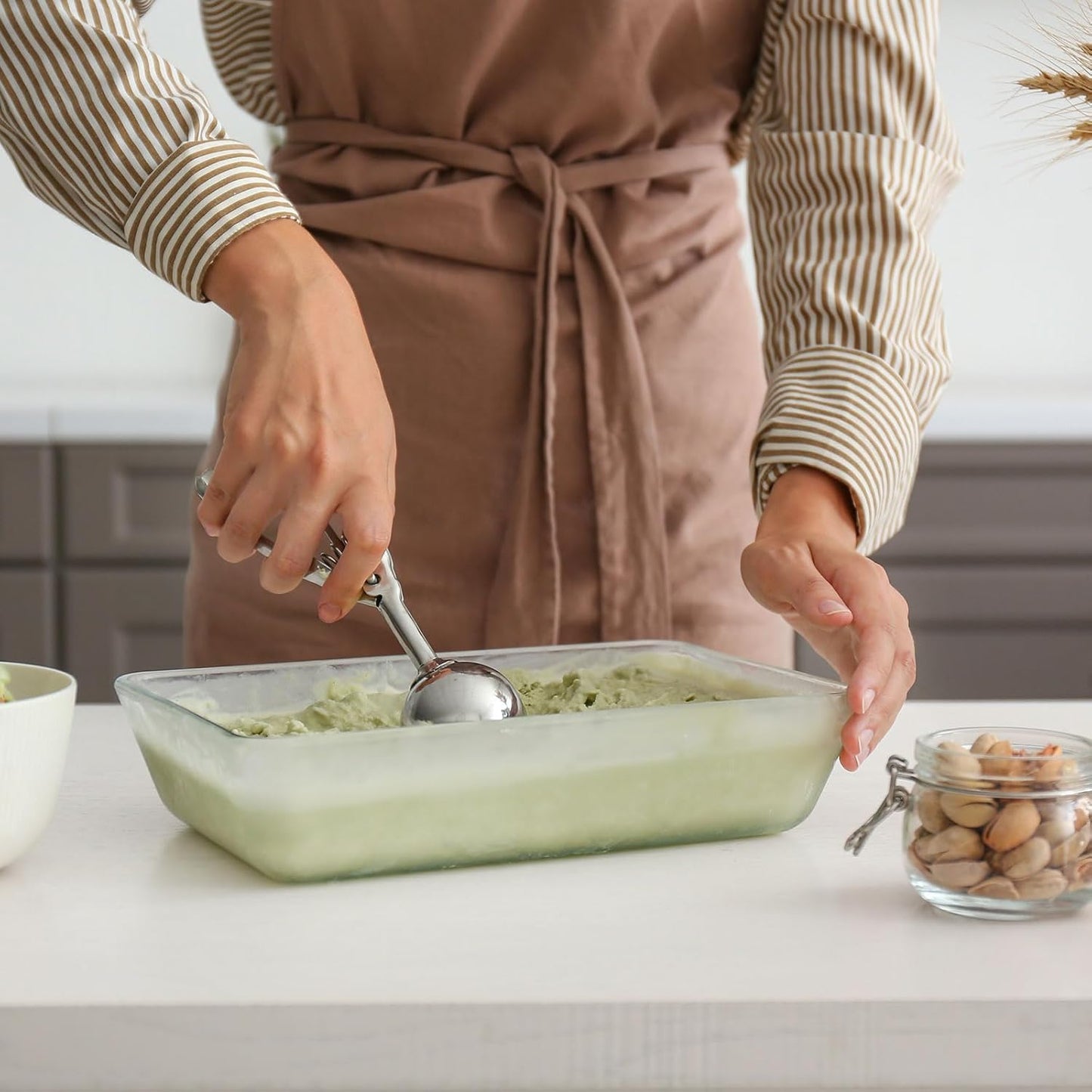 uxcell 2 Pcs Cookie Scoops, Ice Cream Scoop with Trigger for Baking Cookie Dough Rice Pudding Kitchen Gadget, Red, Green