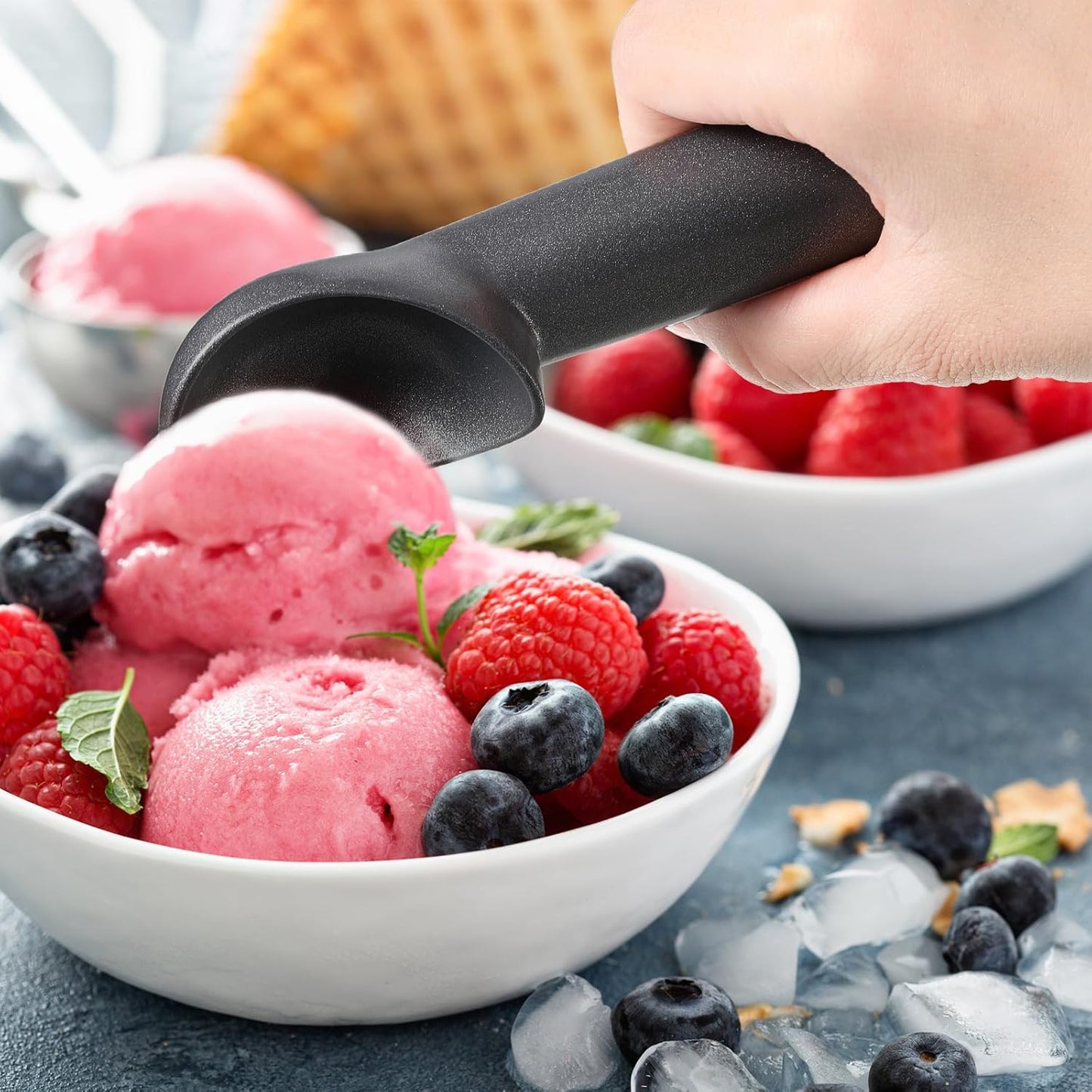 Suclain 3 Pieces Ice Cream Scoop 7 Inches Nonstick Anti Freeze Ice Cream Scooper with Comfort Handle Aluminum Alloy Design Professional Ice Cream Scoop Easy Clean for Gelato Cookie Sorbet (Black)