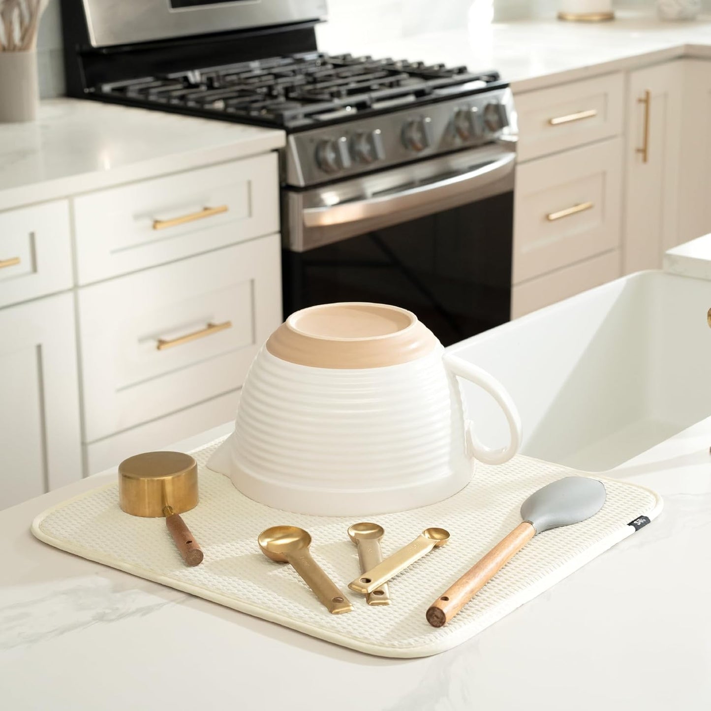 S&T INC. Dish Drying Mat, 16” x 18”, Absorbent Microfiber Kitchen Counter Mat, Drying Pad for Dishes, Utensils, Pots and Pans, Large, Diamond Texture, Cream