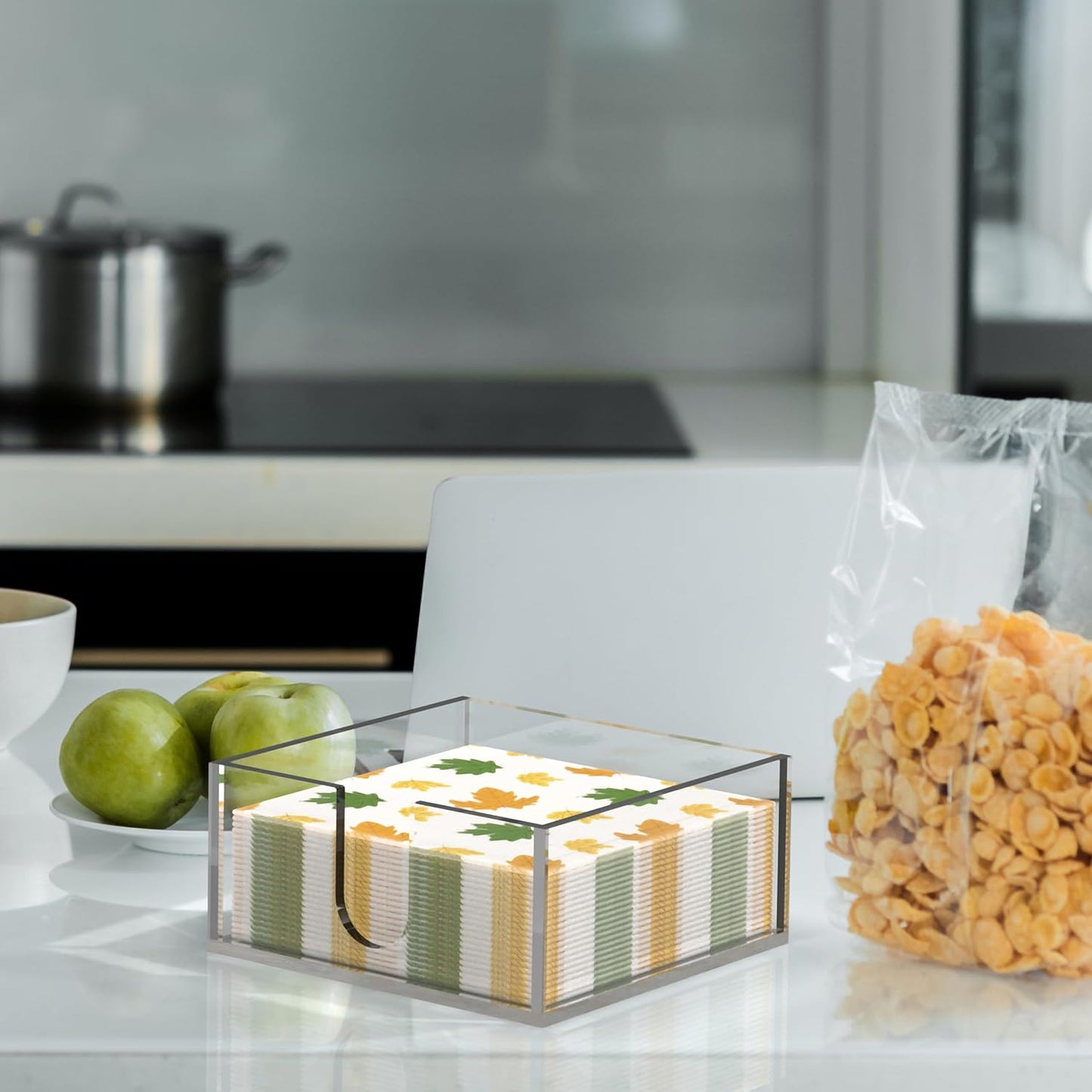 Rubtlamp 1Pcs Acrylic Cocktail Napkin Holder - 0.2Inch Thickness Bathroom Napkins Holder - Square Tissue Dispenser - Luncheon Napkins Holder for Table and Kitchen (Clear, 5.5”X5.5”X2.5”)