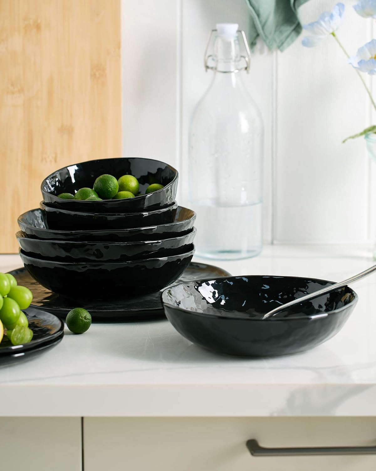 Famiware Porcelain kitchen plates and bowls set, Modern dishes set for 4, Handmade Wave Edge Dinnerware Sets, Microwave and Dishwasher Safe Tableware, Glossy-black (16pc)