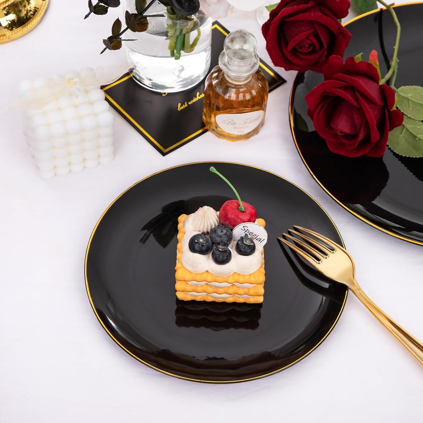 KIRE 100PCS Black and Gold Plates - Black Plastic Plates Disposable with Gold Rim for Party/Wedding/Graduation Include 50Pcs 10.25inch for Dinner and 50Pcs 7.5inch for Dessert/Salad
