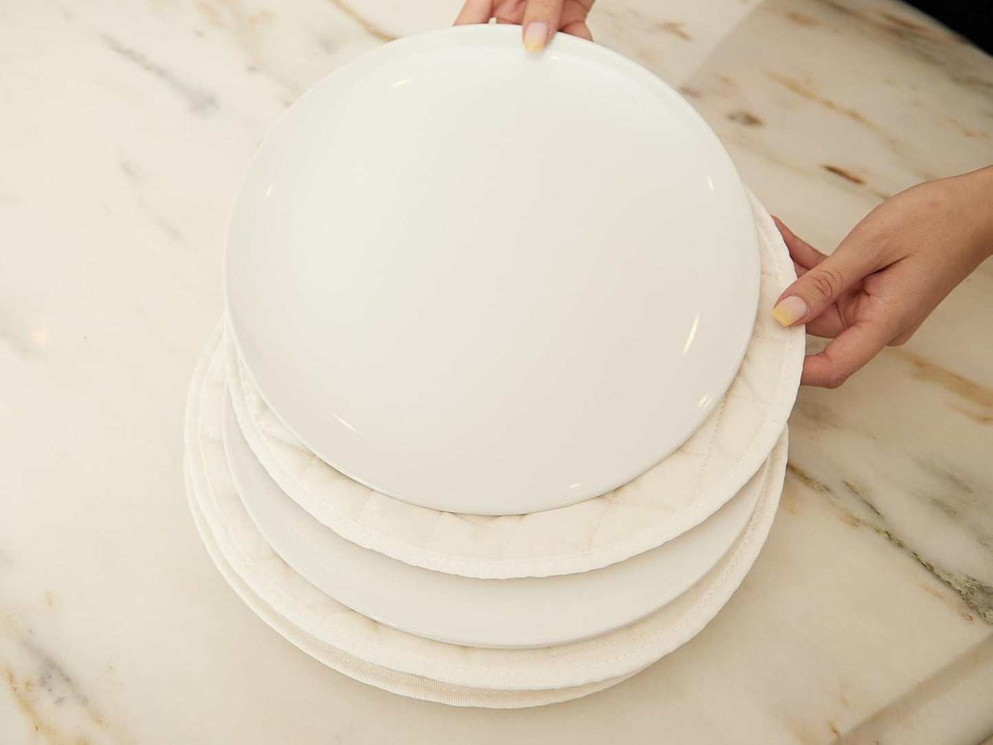 Covermates Keepsakes - Quilted Divider Set - Set of 4 - Scratch & Breakage Protection - Stain Resistant - Machine Washable - China Storage, Cream