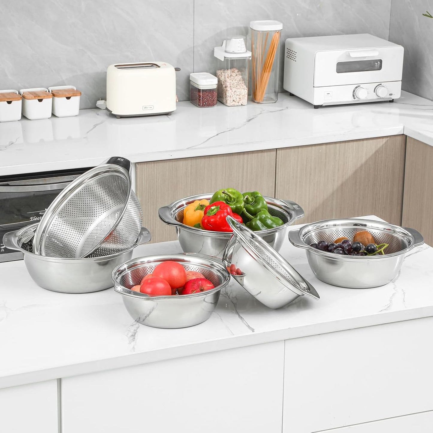 304 Stainless Steel Microporous Colander with Handle, Rice Washers Microporous Strainer Set For washing vegetables, fruits and rice, and draining cooked pasta(2QT with handle-Gold)