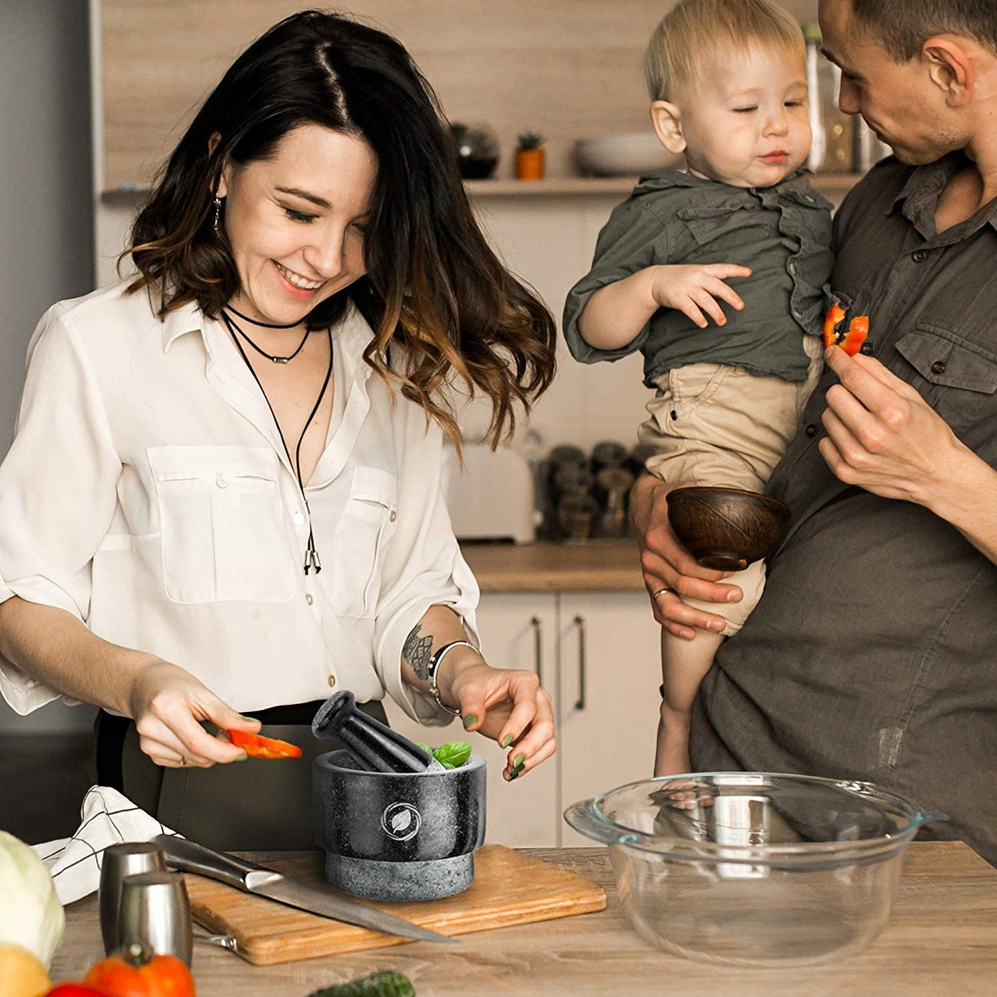 Laevo Mortar and Pestle Large Set - Black Granite Stone Spice Grinder, 2.1 Cup Capacity, 5.5 Inches - Reversible Molcajete Mexicano - Guacamole, Spices - Large Mortar and Pestles Set