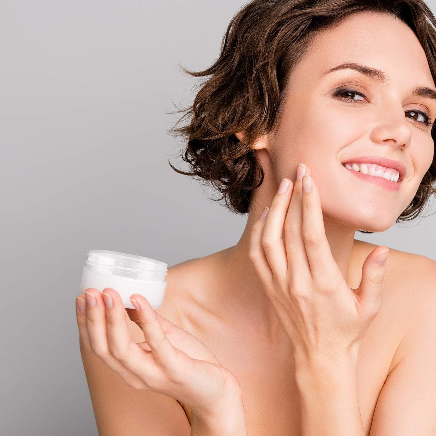 SATINIOR 6 Pack 1 oz Plastic Jars Containers with Lids Wide-mouth Refillable Leakproof Reusable Round Empty Jars for Travel Cosmetic Dry Food Spice Candy Cookie Home Kitchen Organizing (Clear)