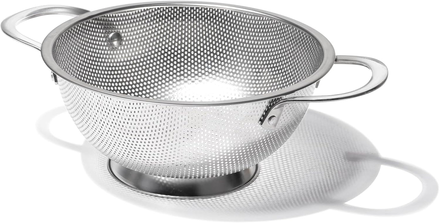 Premium Stainless Steel Colander for Kitchen, Food Strainer Basket with Handle and Solid Ring Base for Fruits Vegetables Rice and Pasta, Dishwasher Safe (3QT)