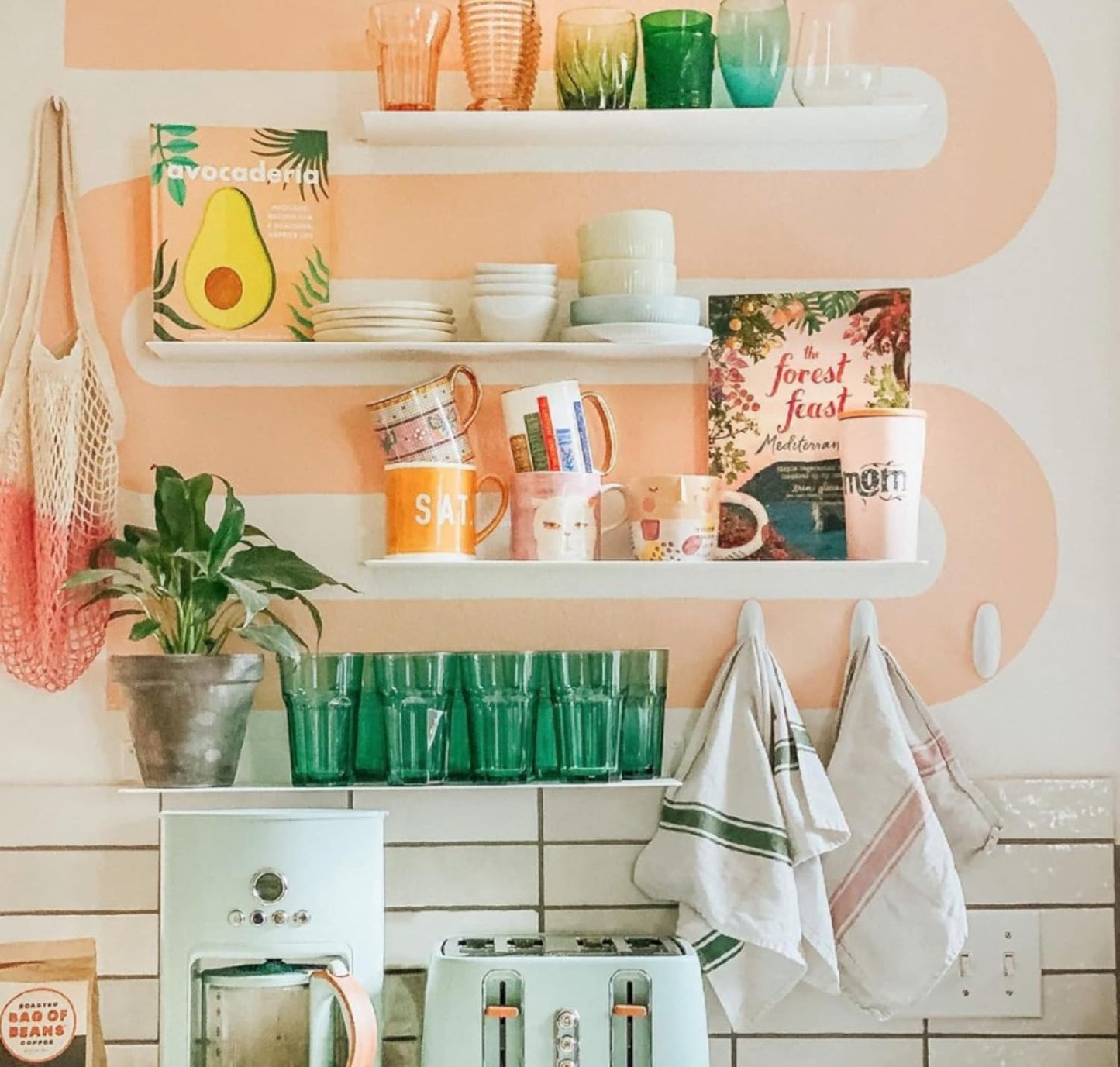 DIY CARTEL Made in USA Linear Floating Shelf - USA Manufactured Steel - Industrial Heavy Duty Metal Wall Mounted Modern Farmhouse Rustic Designed Shelf (24-in X 8-in Powder Coated White)