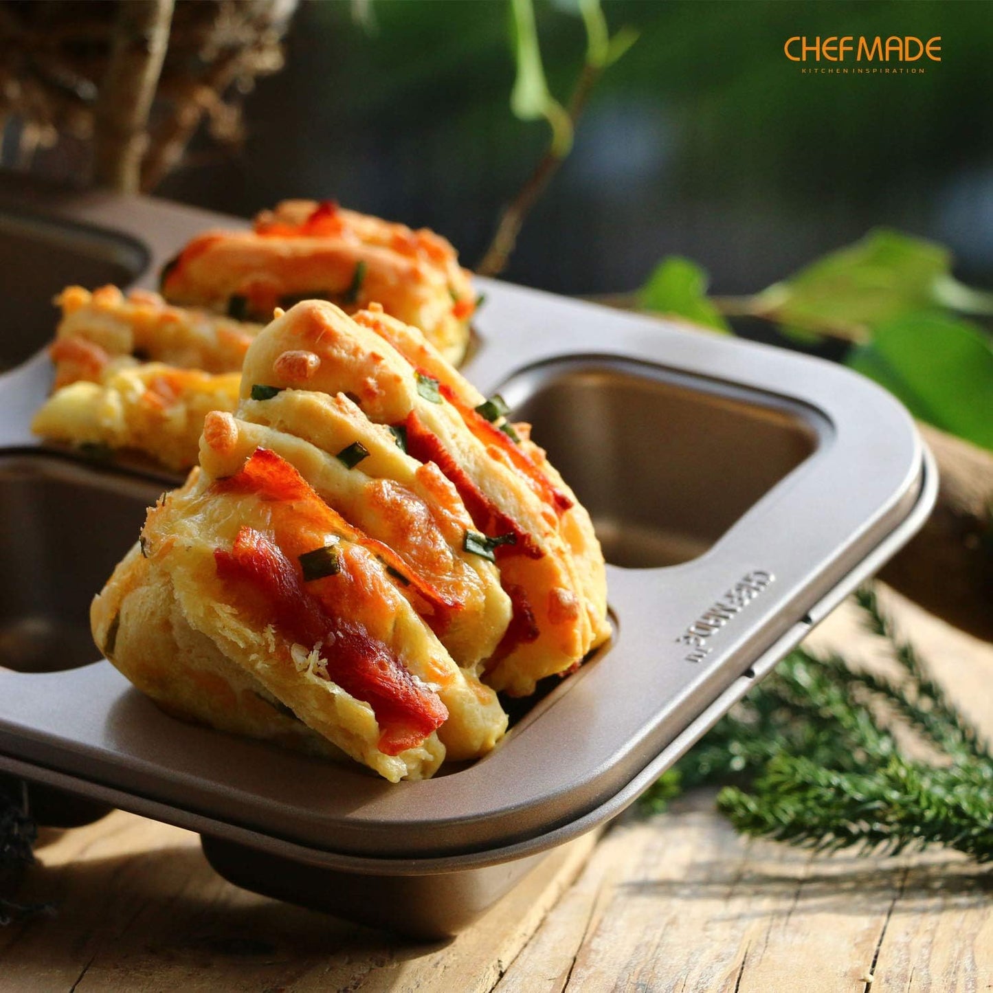 CHEFMADE Brownie Cake Pan, 6-Cavity Non-Stick Square Muffin Pan Blondie Bakeware for Oven Baking (Champagne Gold)