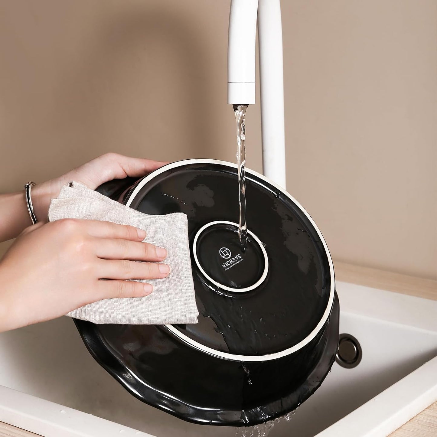 vicrays Ceramic Pie Pan for Baking - 9 inch Pie Plate, Round, Fluted and Deep Pie Dish for Tart, Pizza, Apple Pie, Quiche, Pot Pies, Cake - Reactive Glaze (Black)