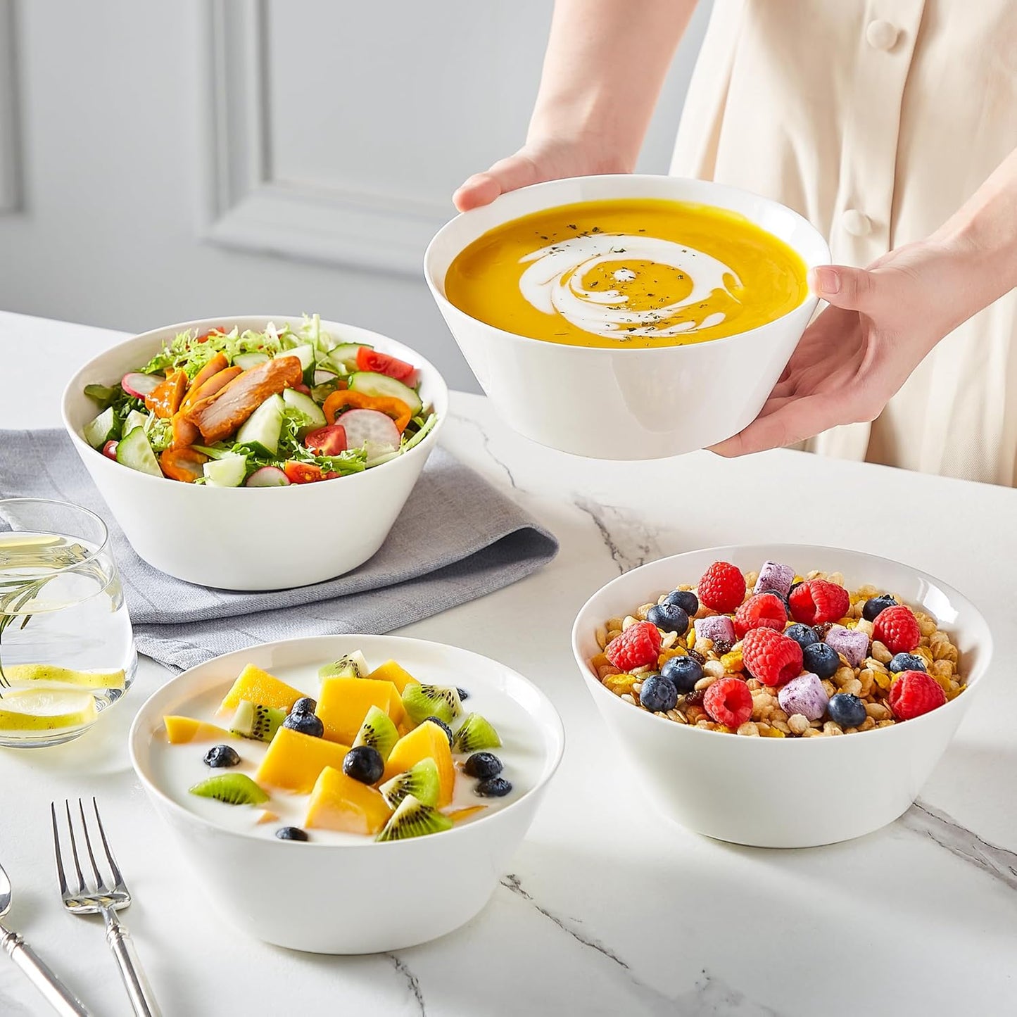 MALACASA 35 OZ Soup Bowls, White Porcelain Bowls Set of 4, Deep Bowls for Kitchen, Large Ceramic Bowls for Soup, Cereal, Salad, Ramen and Fruit, Dishwasher & Microwave Safe, Series Regular