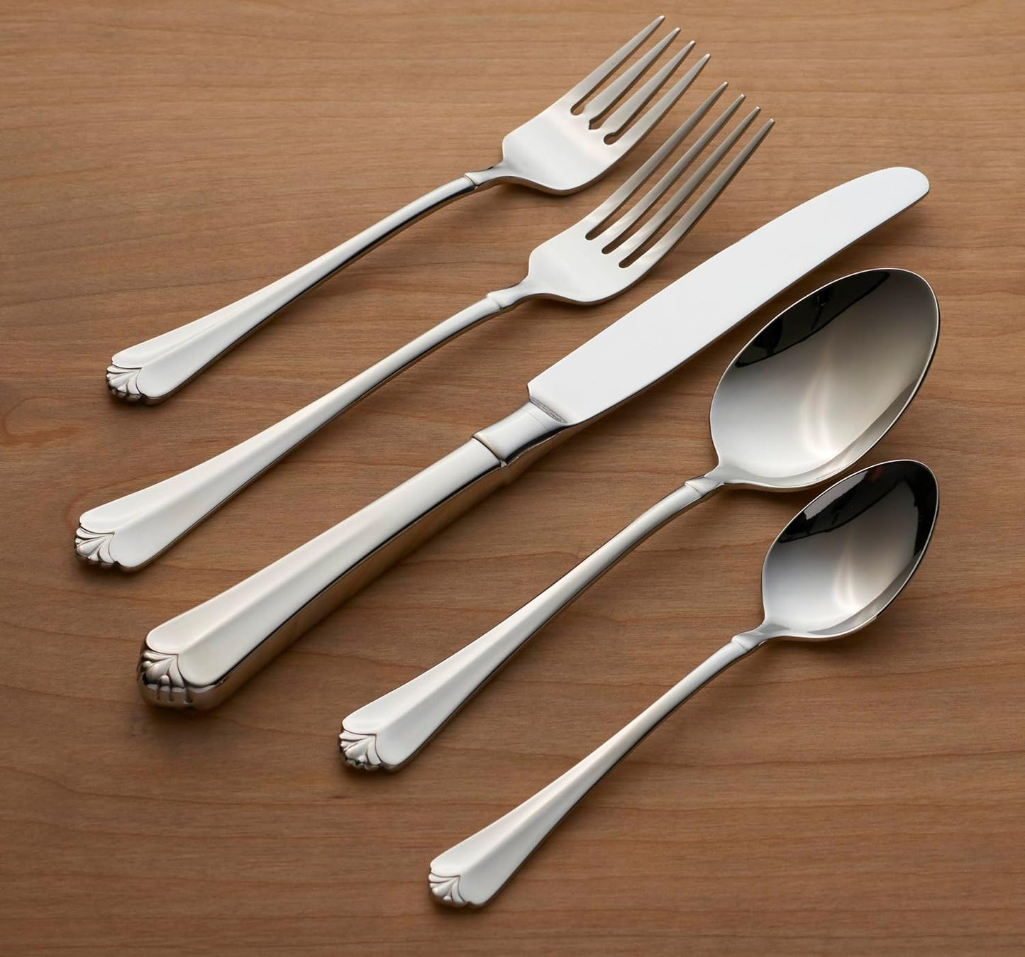 Oneida Juilliard 5-Piece Flatware Set, Service for 1