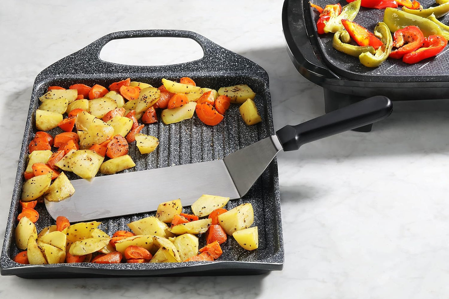 New Star Foodservice 36190 Plastic Handle Flexible Grill Turner/Spatula, 14.5-Inch, Black