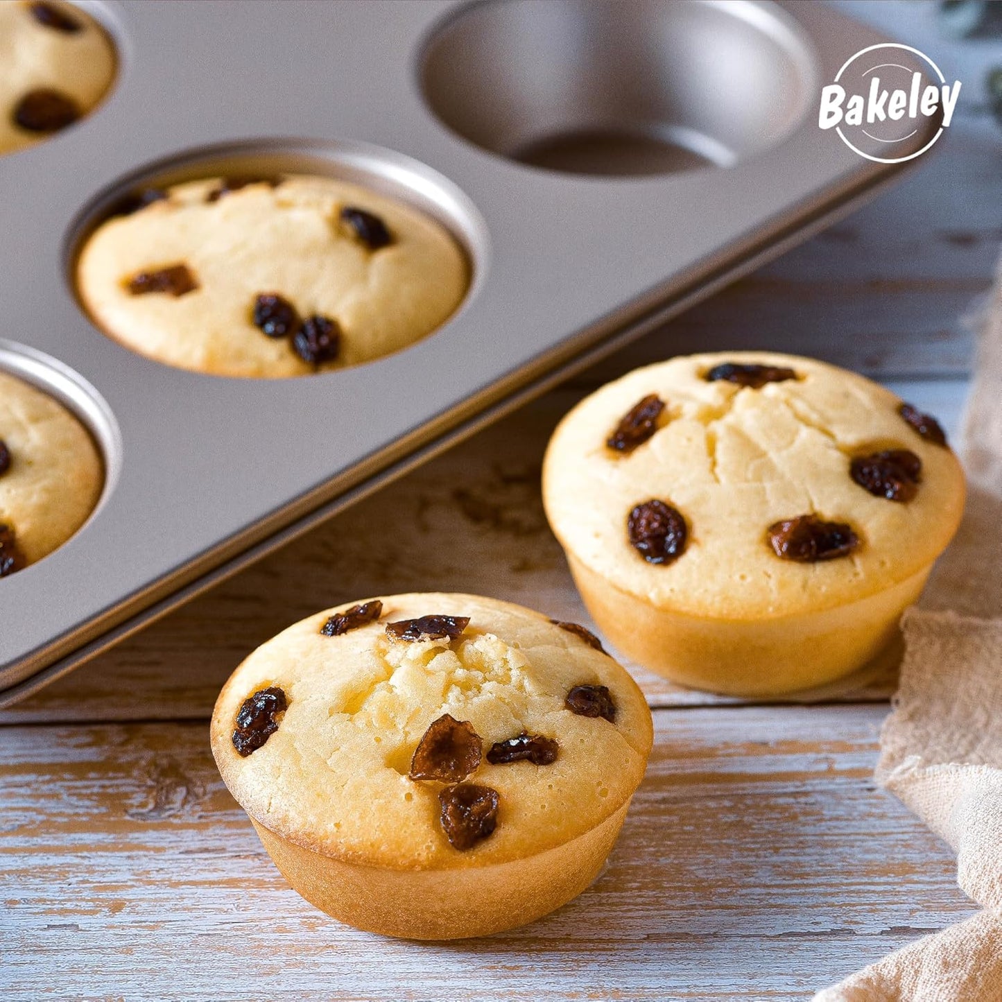 Muffin Cake Pan, 13-inch Non-Stick 6-Cavity Cupcake Pan Bakeware for Oven Baking (Champagne Gold)