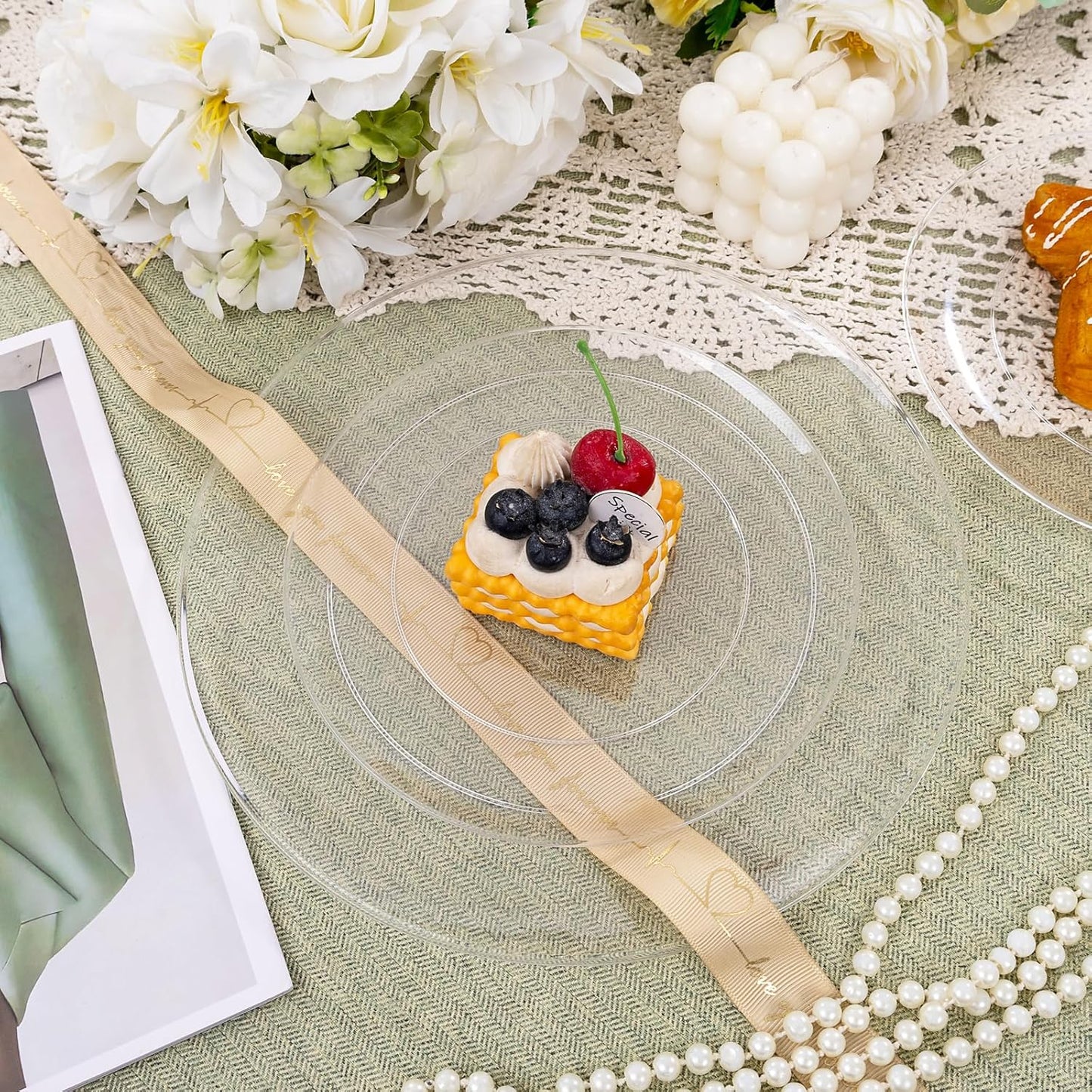 KIRE 60PCS Clear Plastic Plates - Heavy Duty Clear Disposable Plates for Party/Wedding - Include 30Pieces 10.25inch Dinner Plates and 30Pieces 7.5inch Dessert/Salad Plates