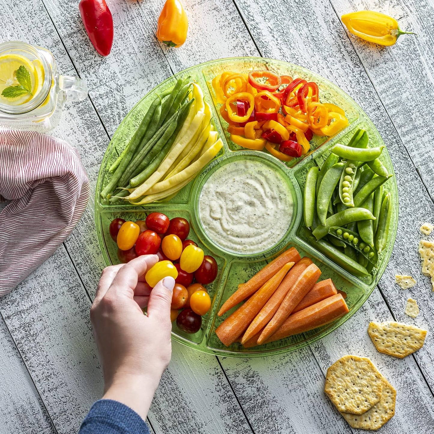 Plasticpro 6 Sectional Round Plastic Serving Tray/Platter (8, Green)